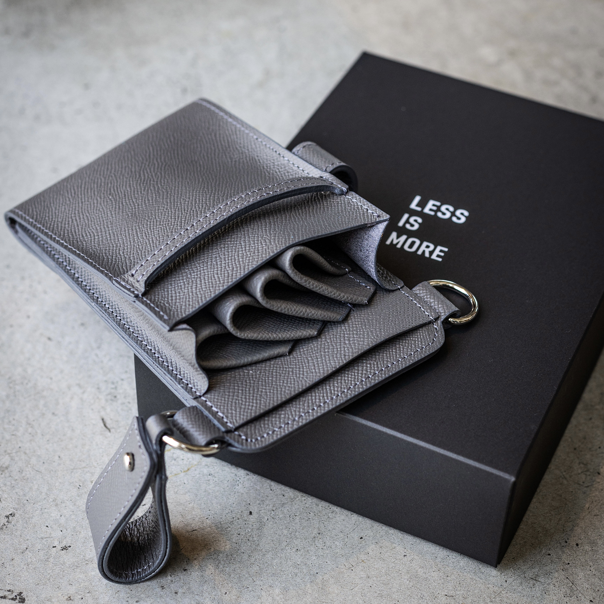 数量限定】シザーケース ”LESS IS MORE 数量限定】シザーケース ”LESS IS MORE